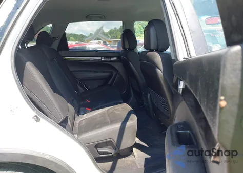 2015 Kia Sorento Lx z USA, uszkodzony, nr VIN 5XYKTCA67FG547788